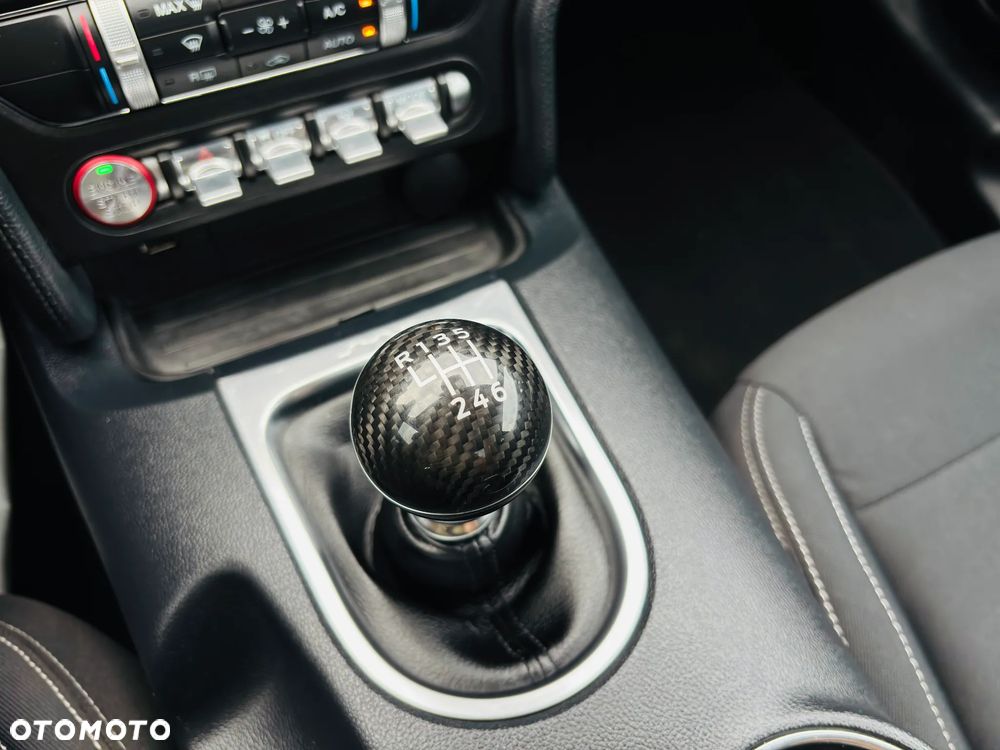 Ford Mustang - 21