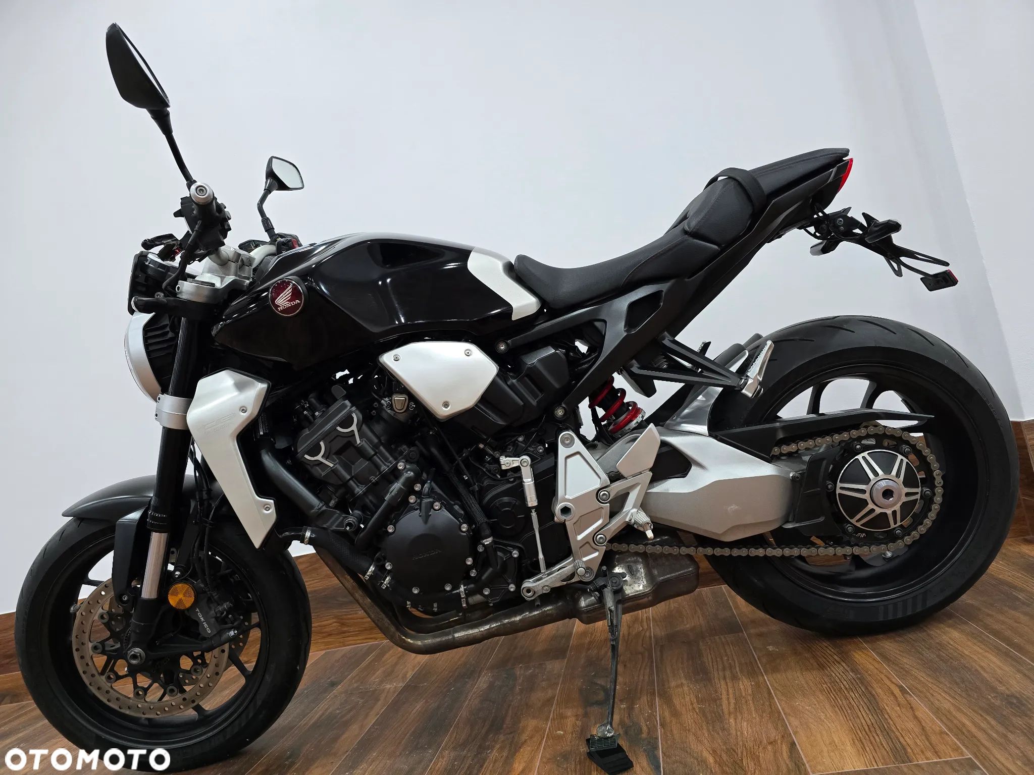 Honda CB - 1