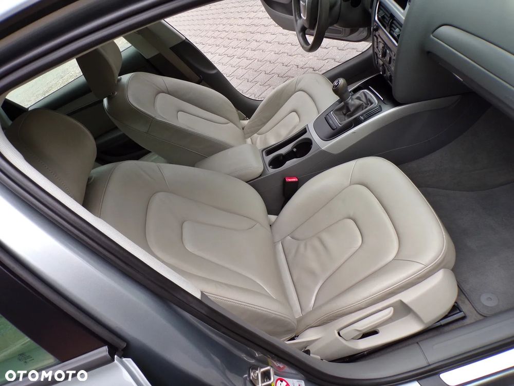 Audi A4 Avant 2.0 TDI DPF Ambiente - 23