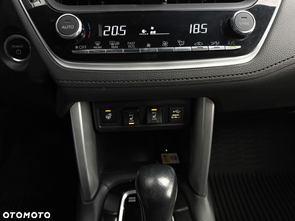 Toyota Corolla Cross 2.0 Hybrid Premiere Edition - 23