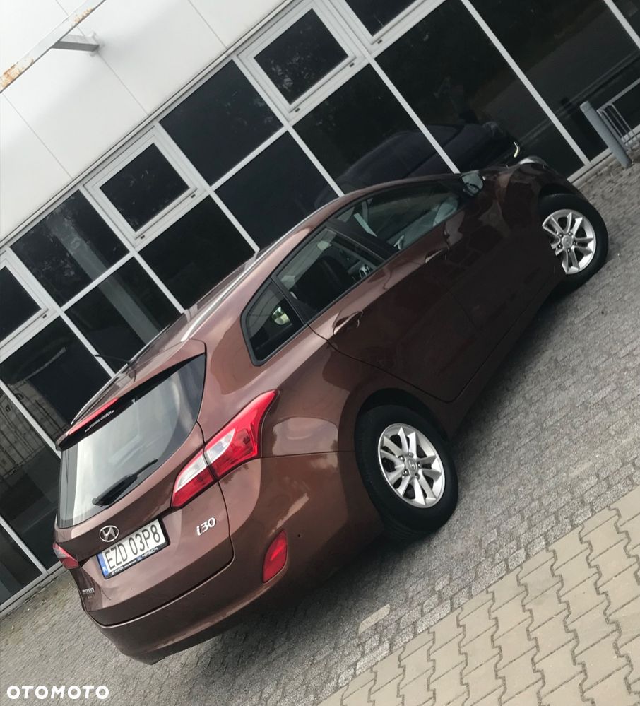 Hyundai i30 blue 1.6 CRDi Style - 12