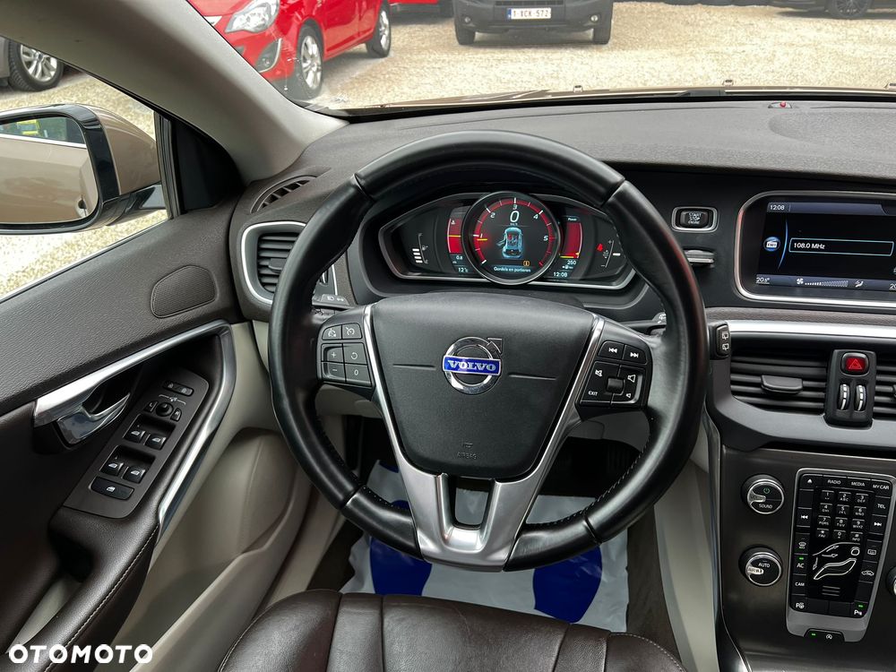 Volvo V40 D2 Summum - 21