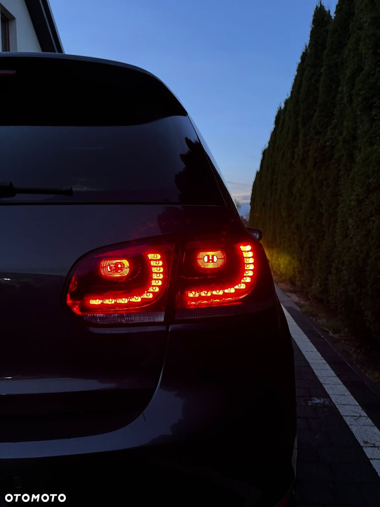 Volkswagen Golf - 8