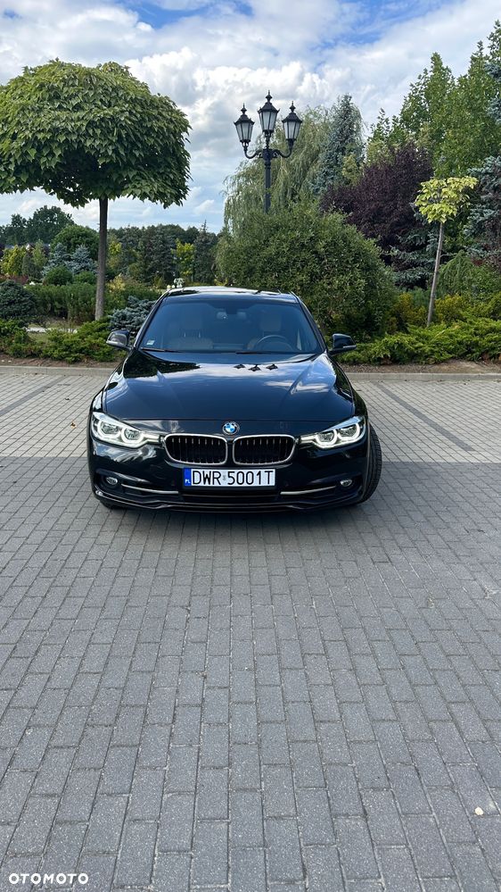 BMW Seria 3 330i Luxury Line sport - 2