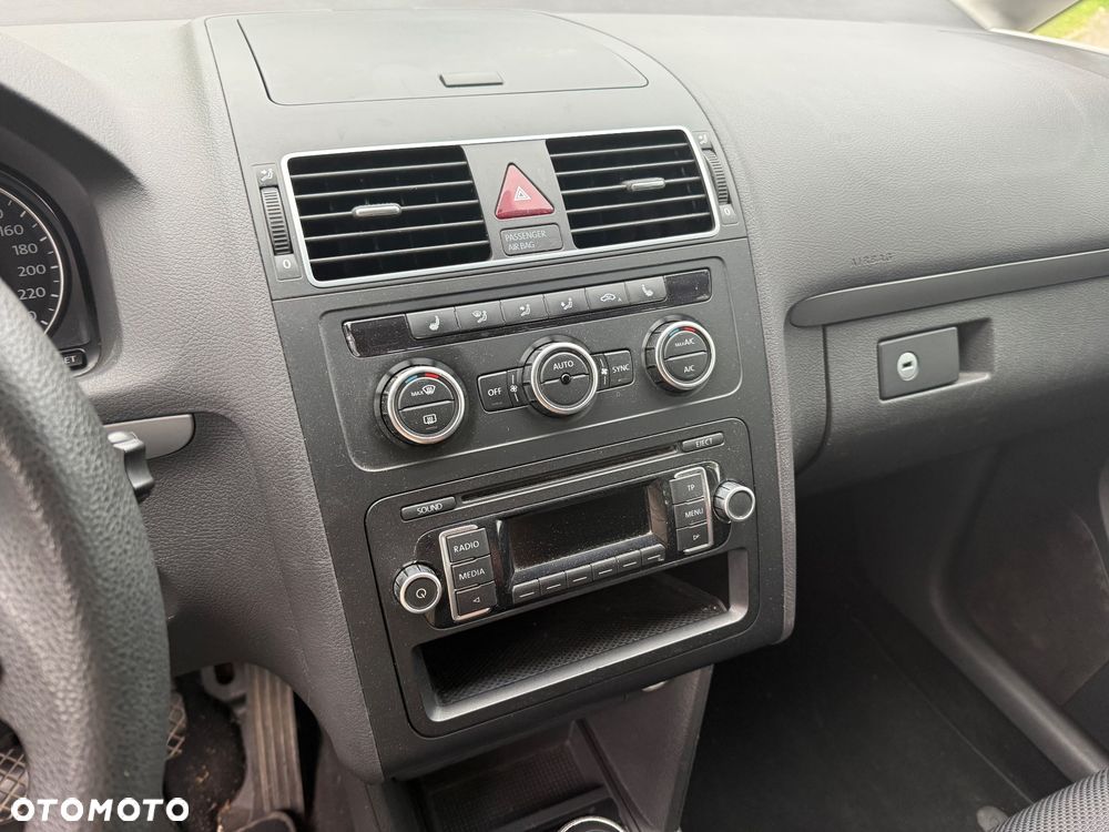 Volkswagen Touran 1.6 TDI DPF BlueMot Comfortline - 32
