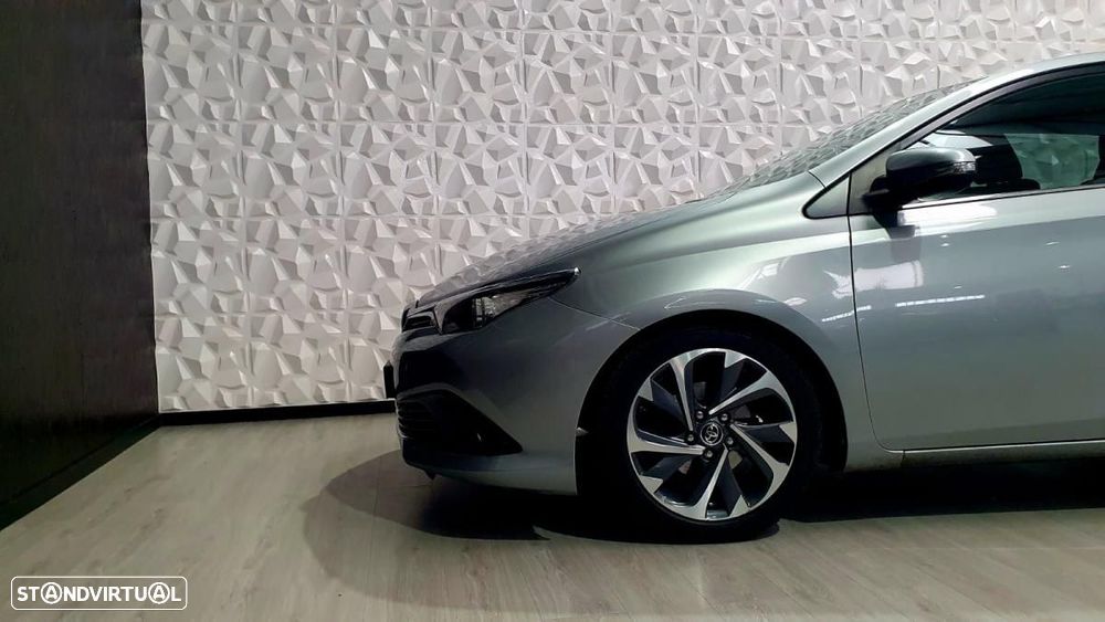 Toyota Auris 1.4 D-4D Com. +P.Techno+P.Sport - 10