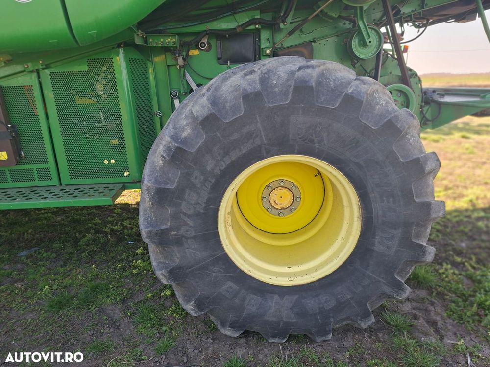 John Deere 690I - 6