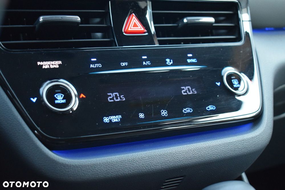 Hyundai IONIQ hybrid Platinum - 23
