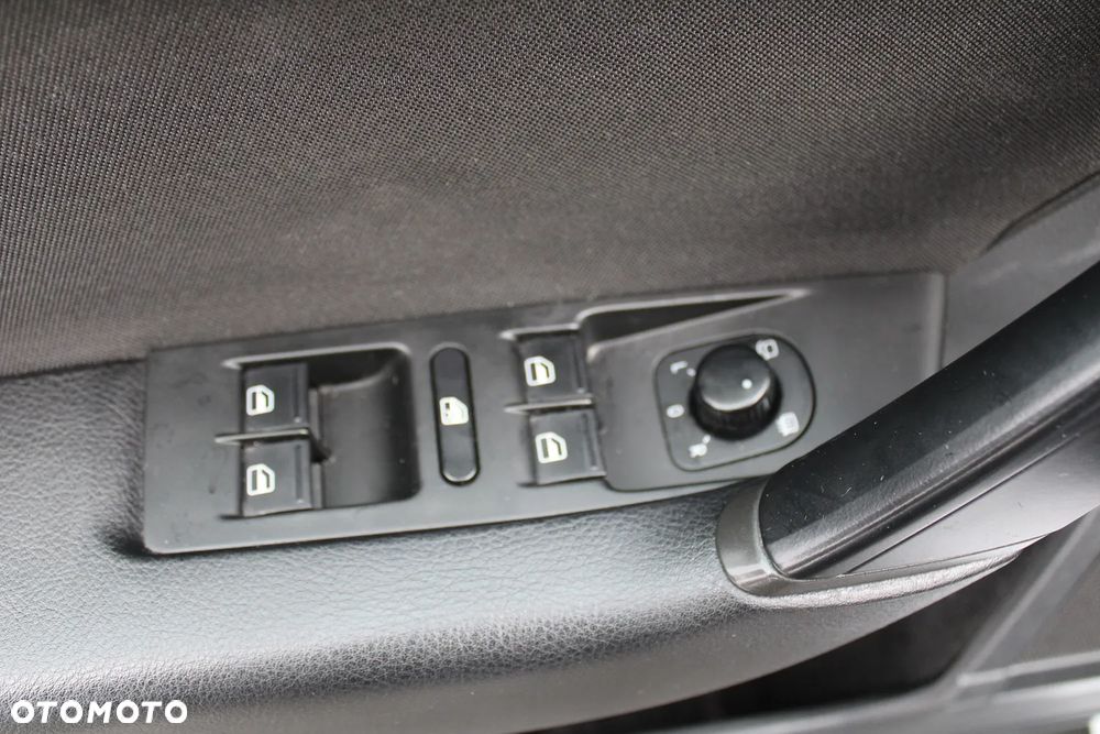 Volkswagen Passat 2.0 TDI BlueMotion Technology Comfortline - 23