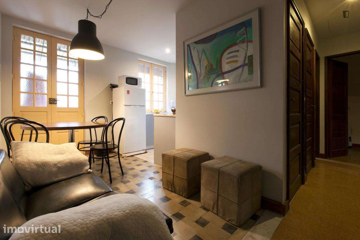 Quarto - localizado em Paranhos Porto - Grande imagem: 5/14