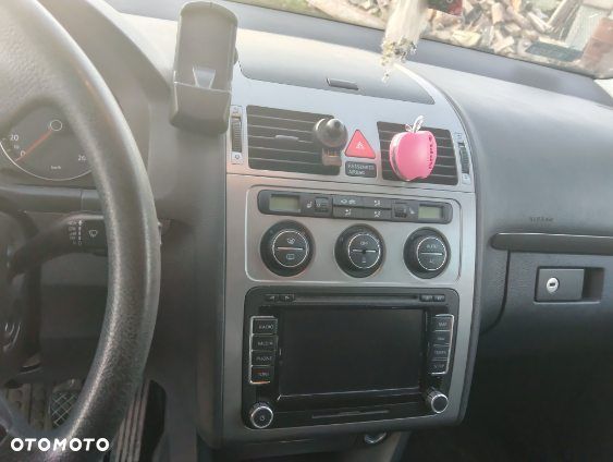 Volkswagen Touran - 2