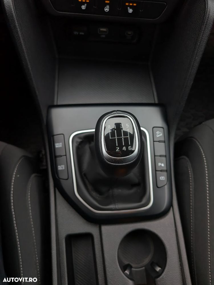 Kia Sportage 1.6 T-GDI 6MT 4x2 Urban - 12