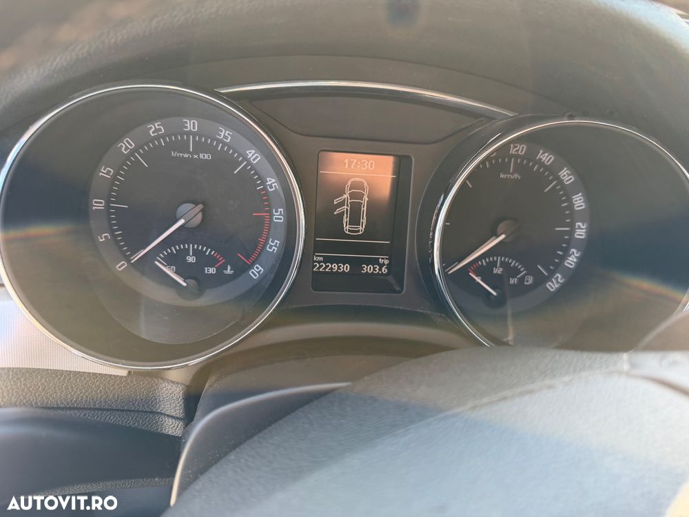 Skoda Superb 2.0 TDI Elegance DSG 4x4 - 11