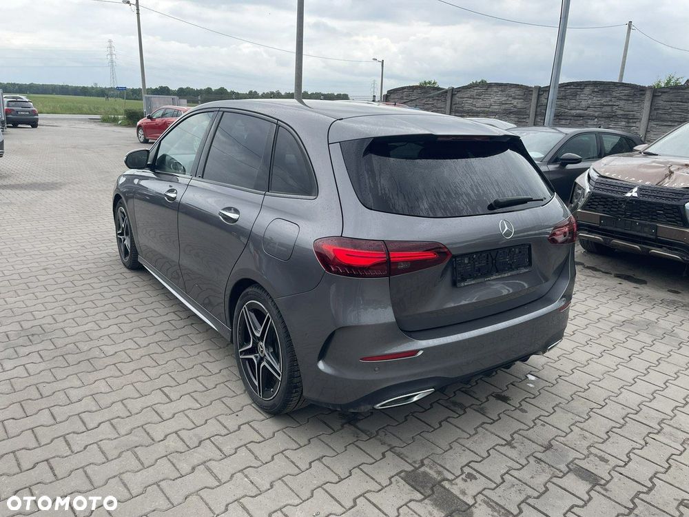 Mercedes-Benz Klasa B 220 4-Matic AMG Line 7G-DCT - 4