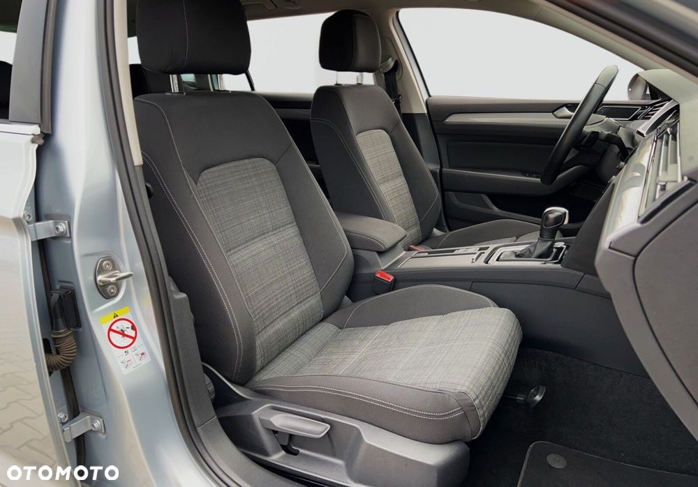 Volkswagen Passat - 13