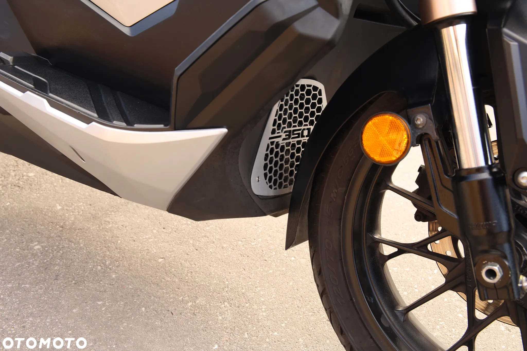 Honda ADV350 - 16