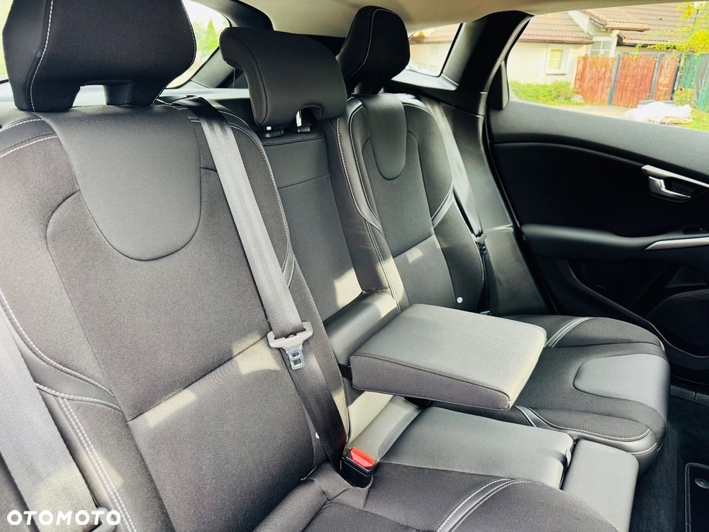 Volvo V40 D4 Drive-E Momentum - 31