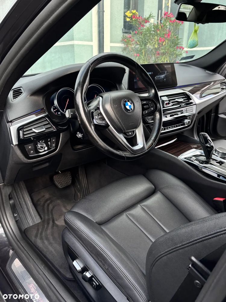BMW Seria 5 530i xDrive Sport Line - 15