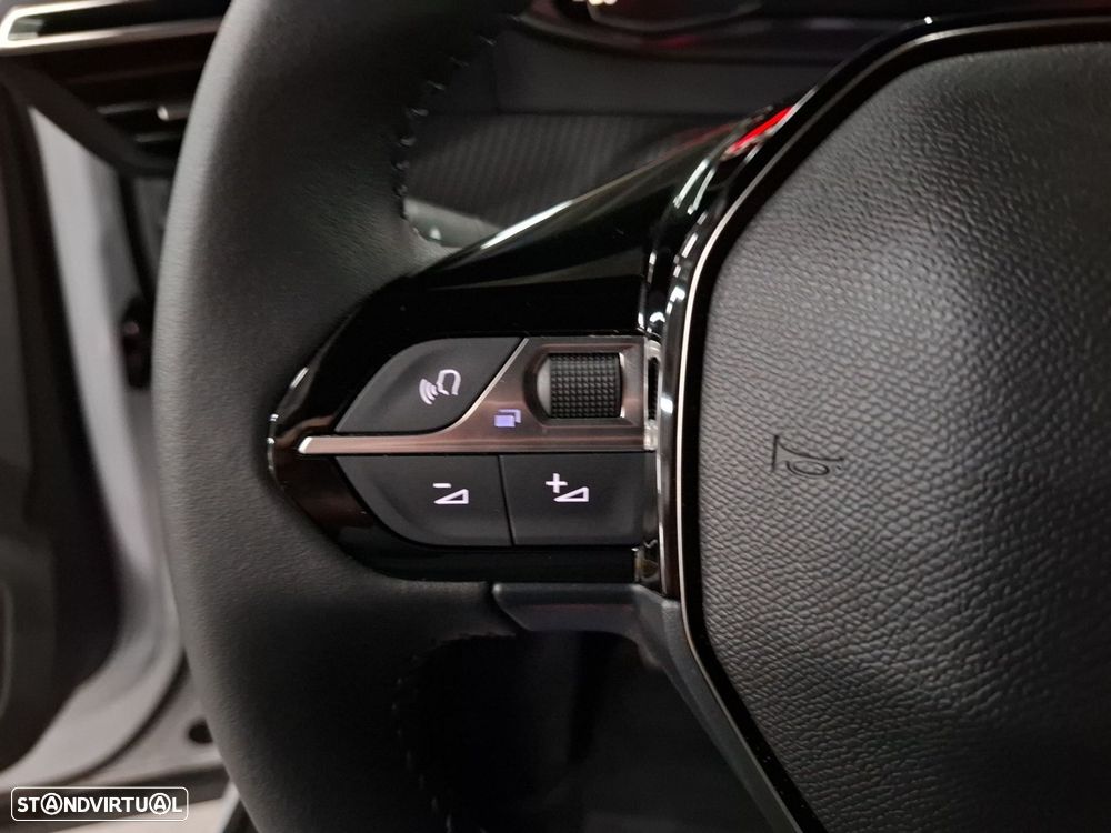 Peugeot 2008 1.2 PureTech Style - 16