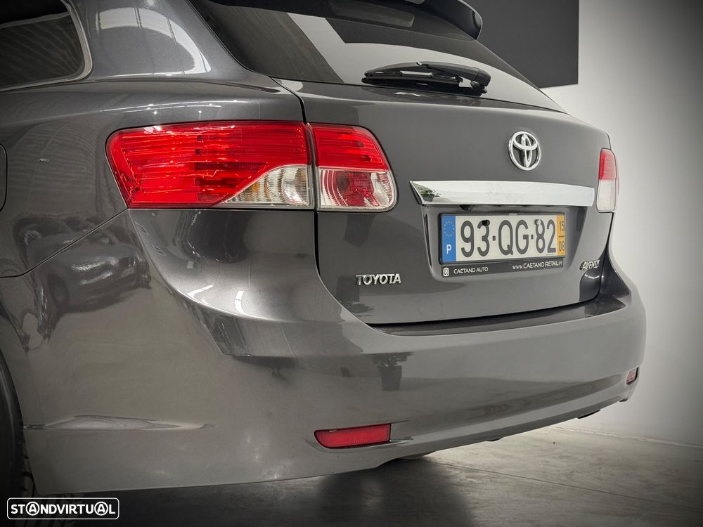 Toyota Avensis SW 2.0 D-4D Luxury - 27