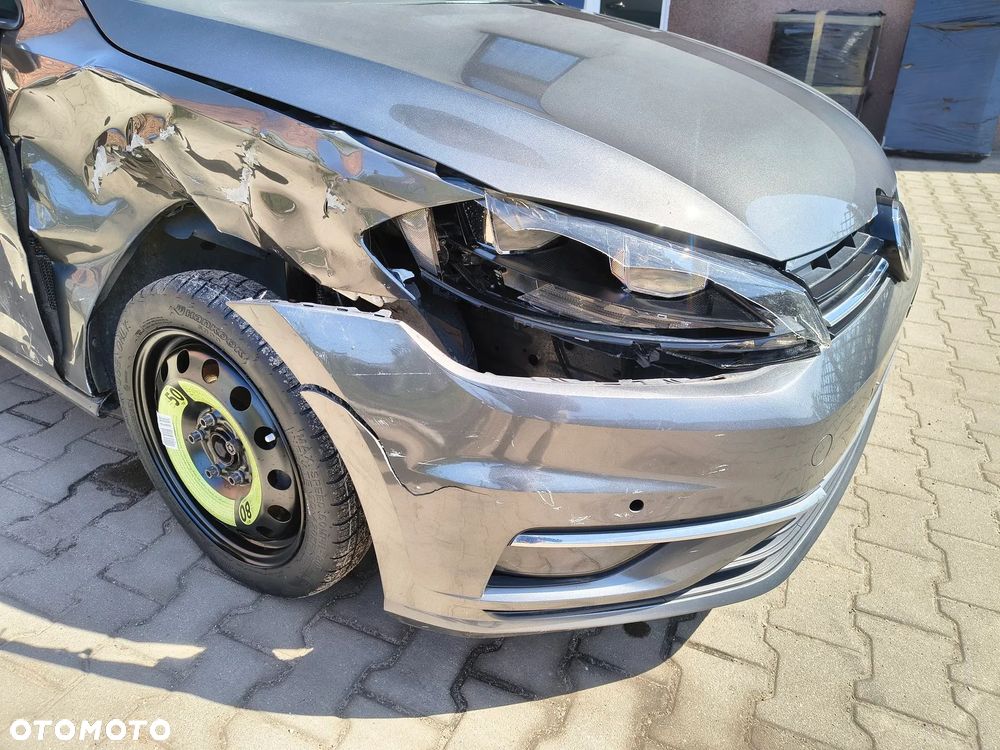 Volkswagen Golf - 5