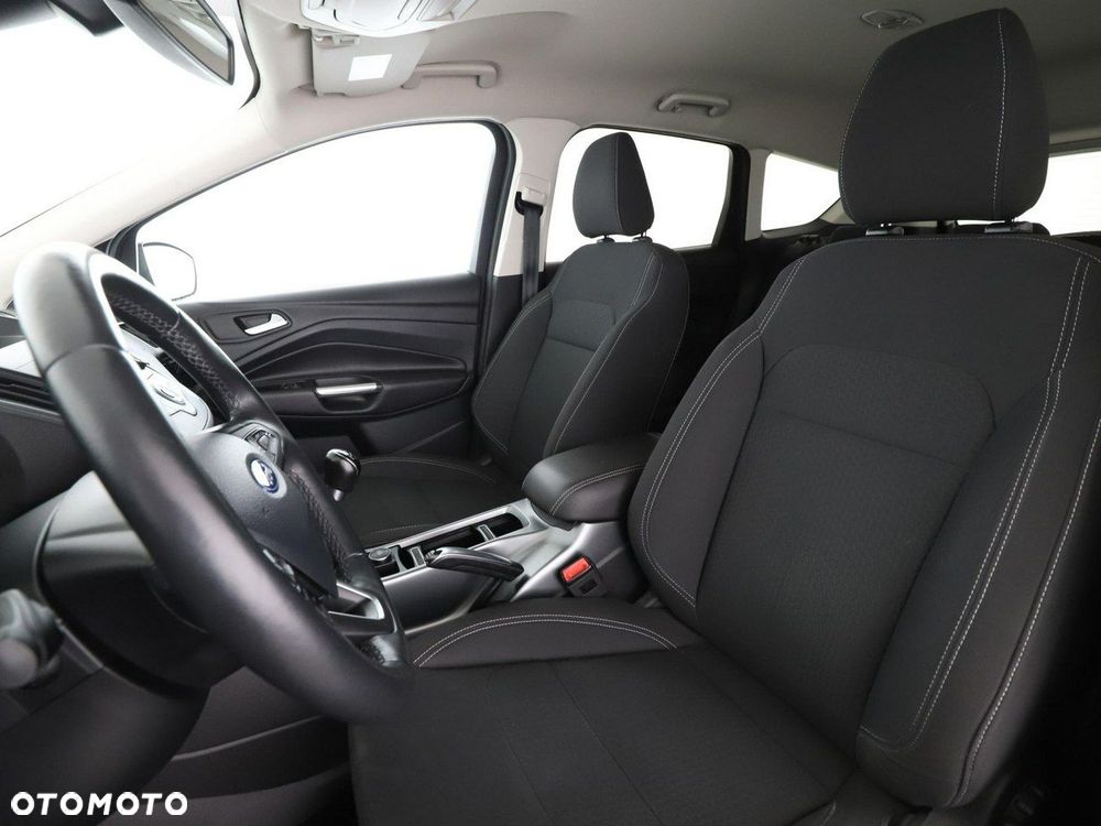 Ford Kuga 1.5 EcoBoost 2x4 Trend - 14