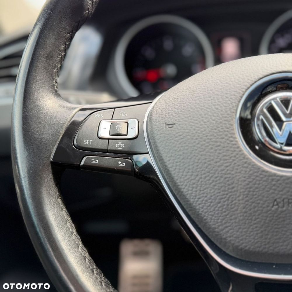 Volkswagen Tiguan - 27