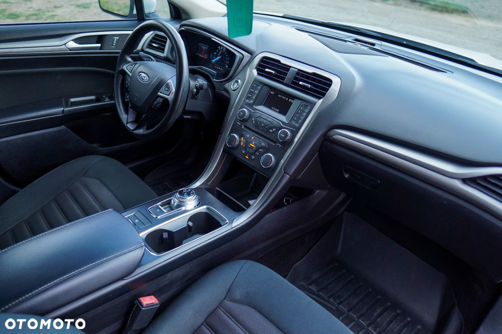 Ford Fusion - 10