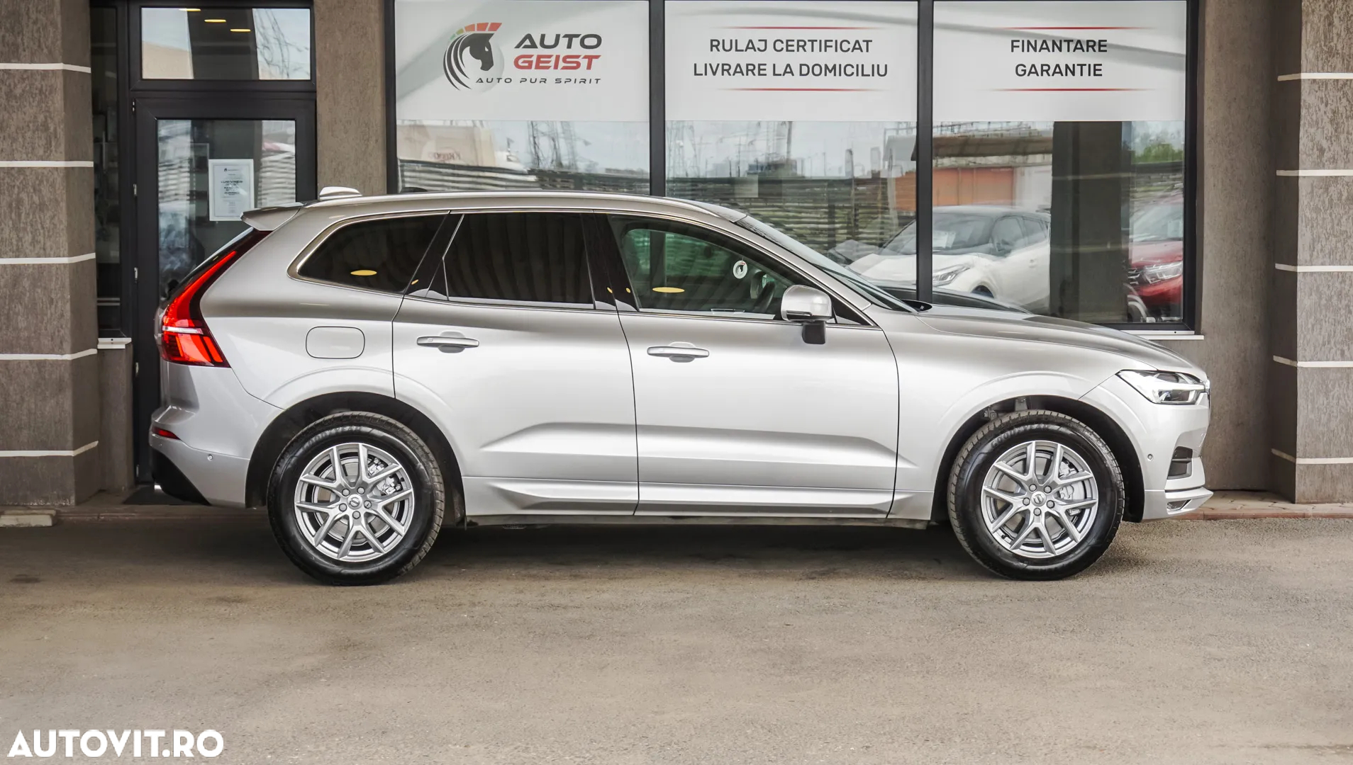 Volvo XC 60 B4 D AWD Geartronic Momentum - 4