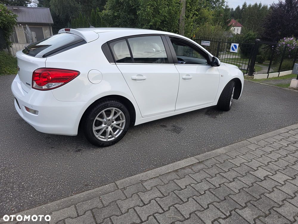 Chevrolet Cruze 1.6 LT+ - 28