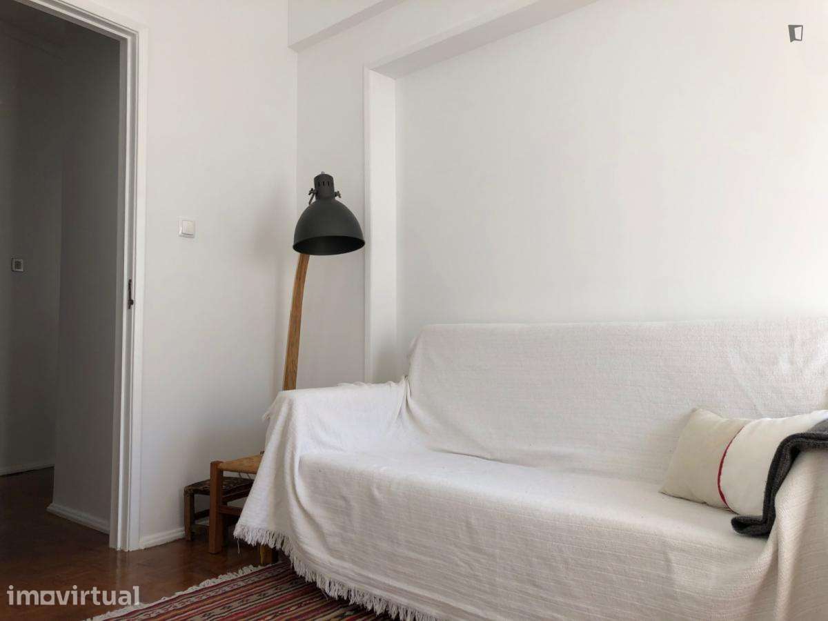 Quarto - localizado em Linda-a-Velha Lisbon - Grande imagem: 3/14