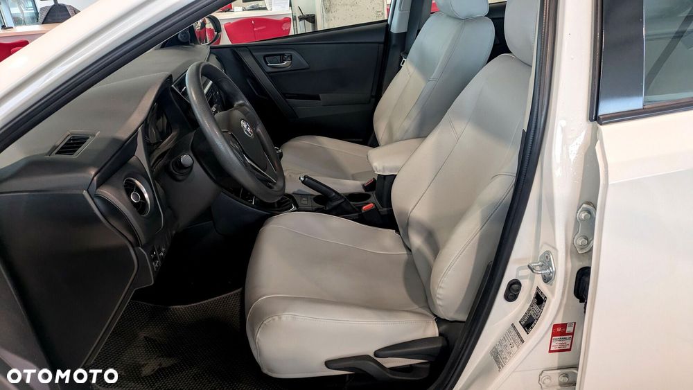 Toyota Auris 1.6 Active - 9
