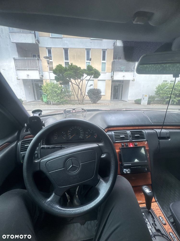 Mercedes-Benz Klasa E - 7