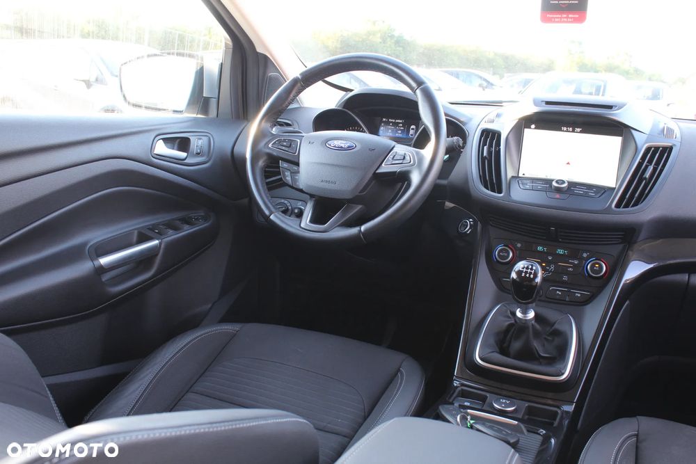 Ford Kuga 1.5 EcoBoost 2x4 Titanium - 23