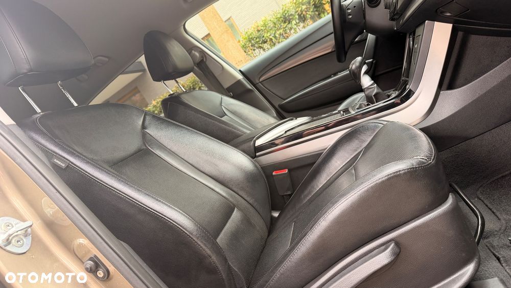 Hyundai i40 i40cw 1.7 CRDi Fifa World Cup Edition - 16