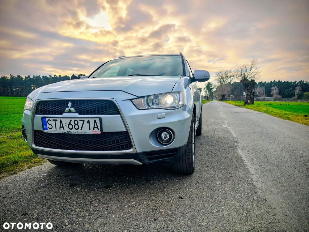 Mitsubishi Outlander 2.0 DID Instyle - 2