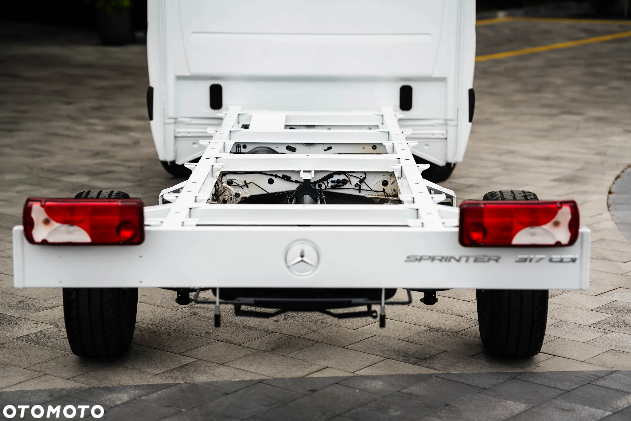 Mercedes-Benz Sprinter - 11