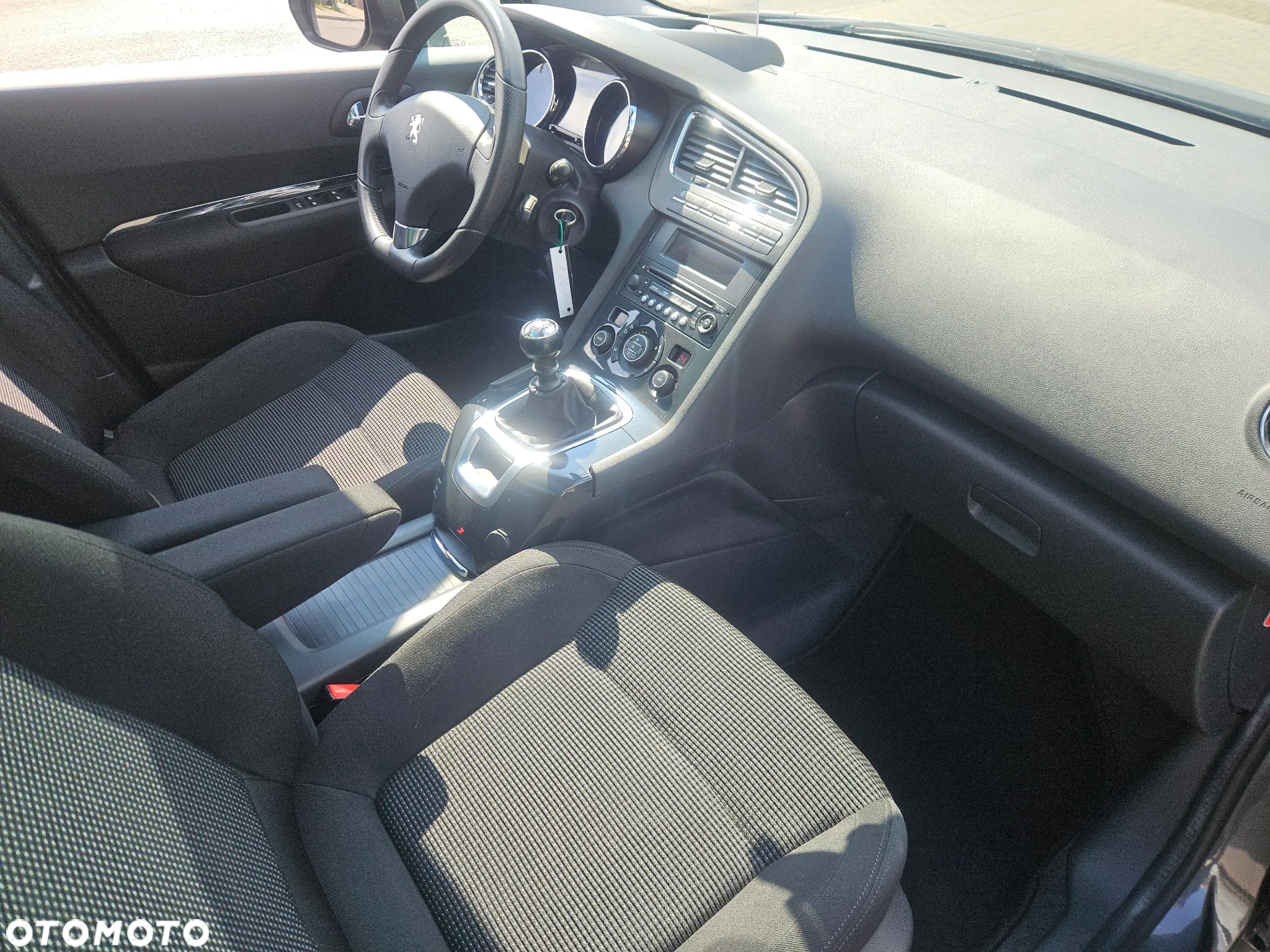 Peugeot 5008 1.6 THP Business Line 7os - 9