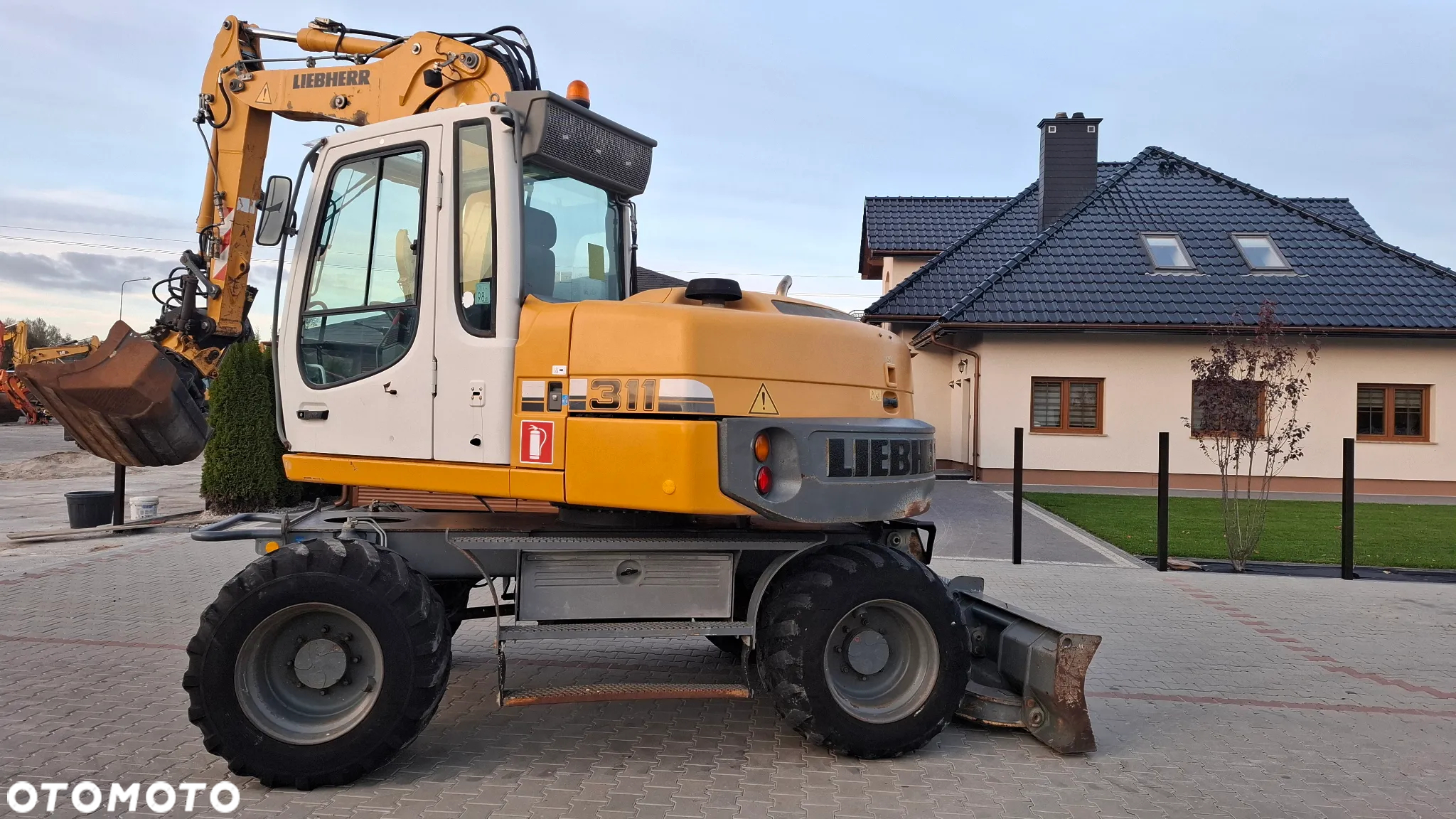 Liebherr A311 ROTOTILT - 10