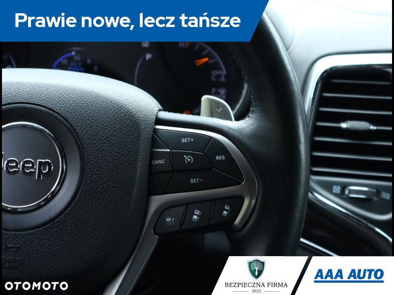 Jeep Grand Cherokee - 23