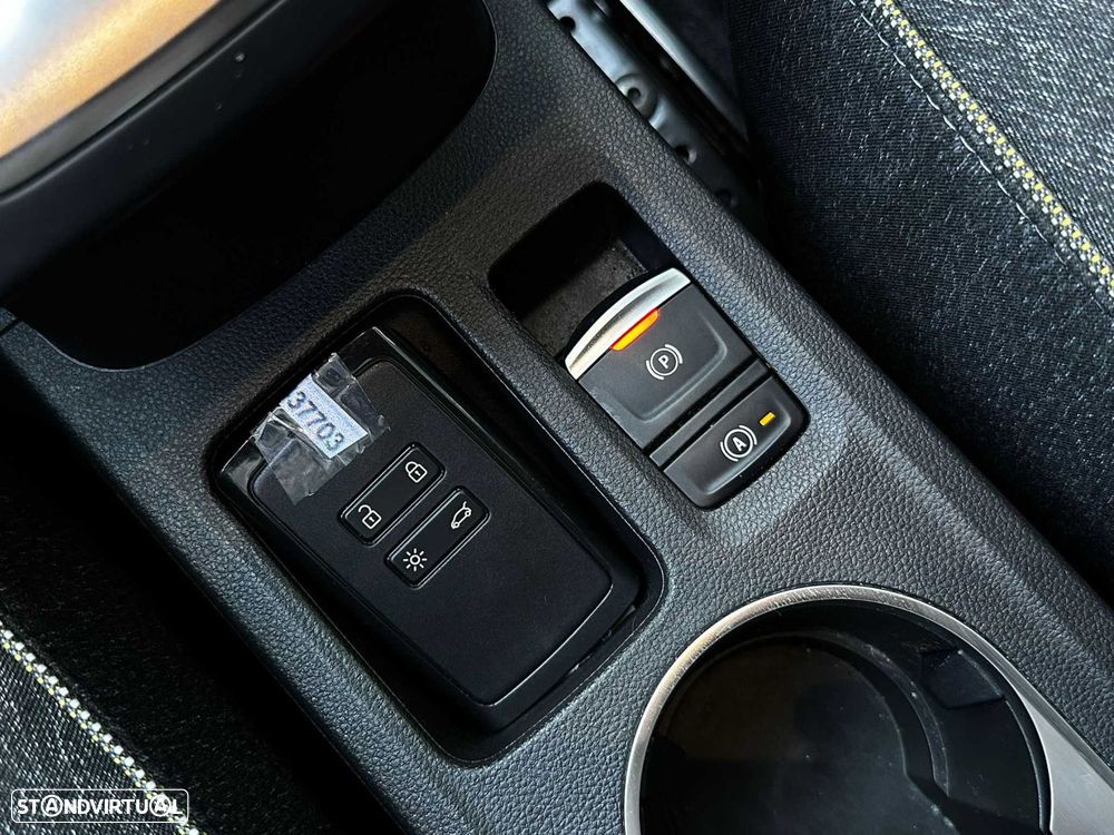 Renault Captur 1.0 TCe Techno Bi-Fuel - 14