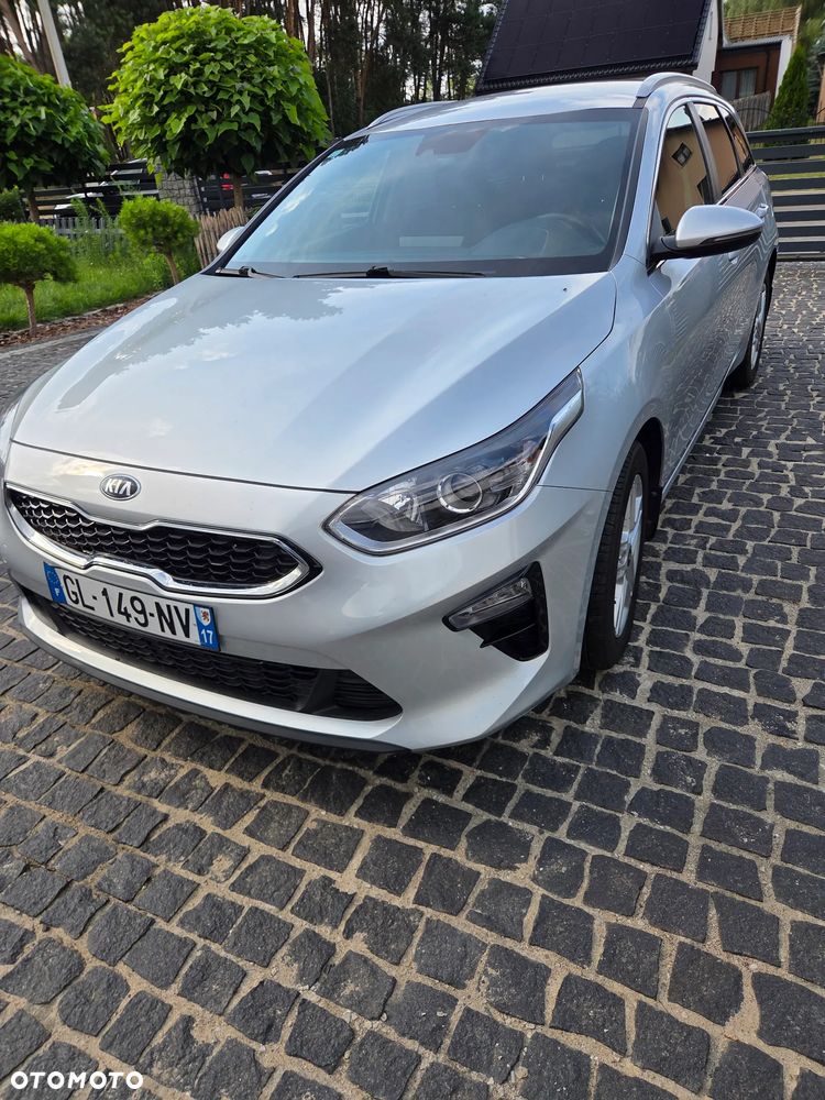 Kia Ceed 1.6 CRDi Eco-Dynamics+ (48V Mild-Hybrid) Platinum Edition - 3