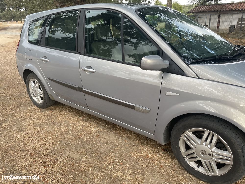 Renault Grand Scénic 1.5 dCi Confort - 2
