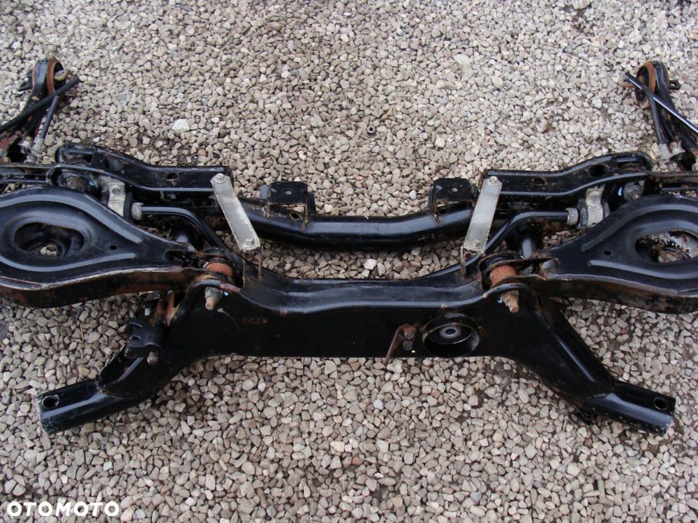 zawieszenie tylne mitshubishi outlander ii peugeot 4007 citroen c-crosser - 7