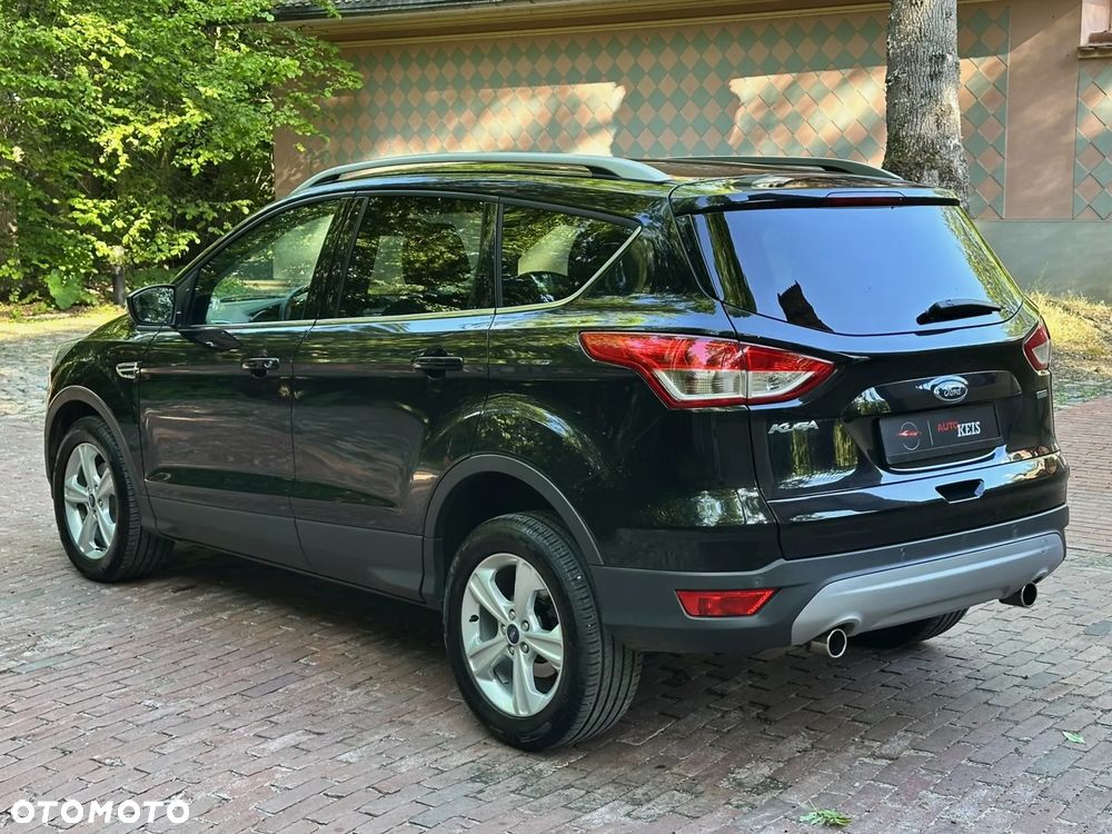 Ford Kuga 1.6 EcoBoost 2x4 Titanium - 3