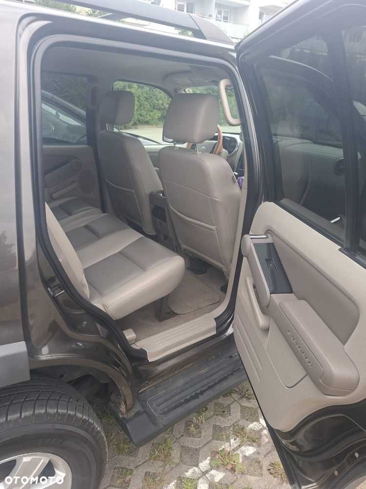 Ford Explorer 4.0 AWD - 8