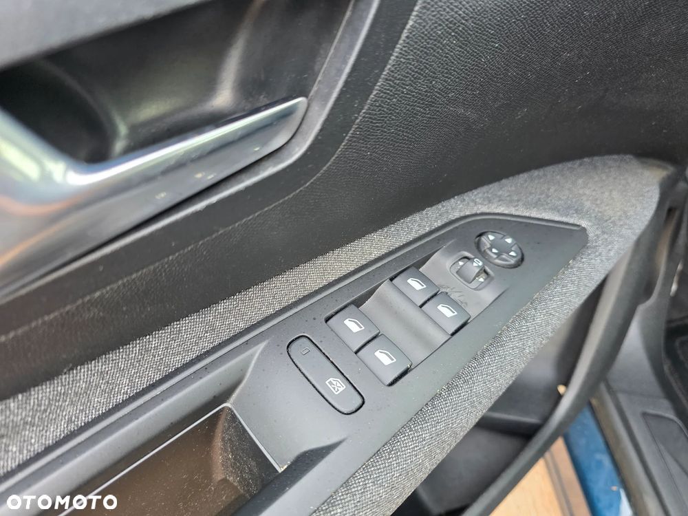 Peugeot 3008 PureTech 130 Stop & Start GPF EAT8 Active Pack - 19
