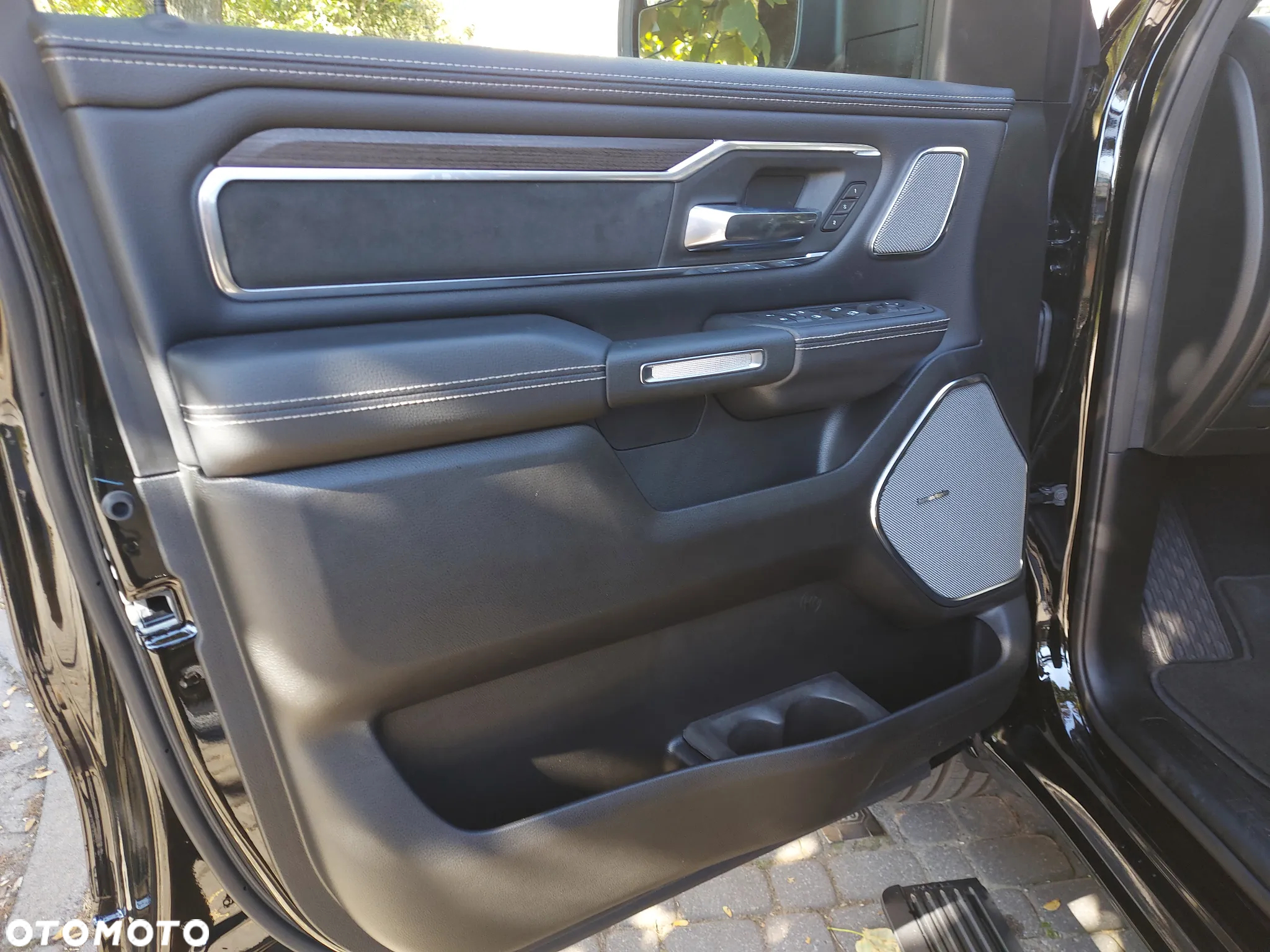 RAM 1500 - 21