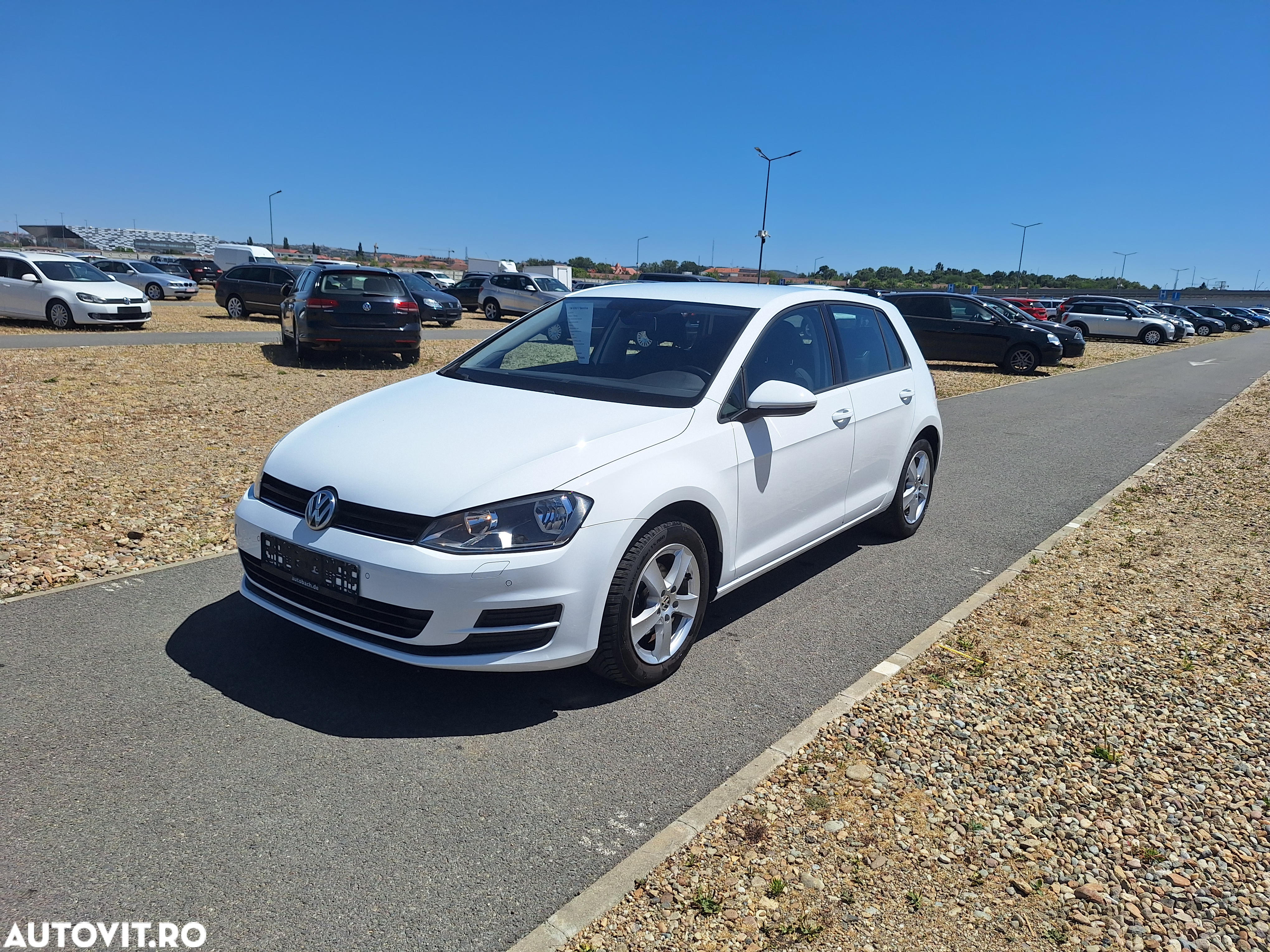 Volkswagen Golf - 2