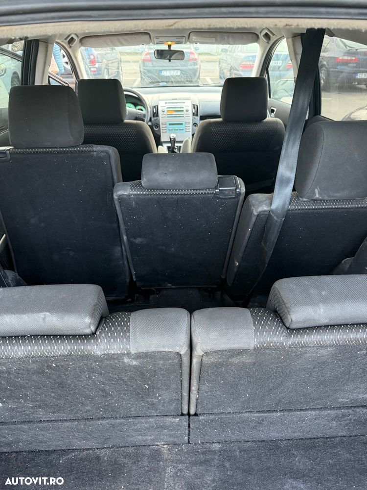 Toyota Corolla Verso 2.2 D-4D Sol Plus - 17